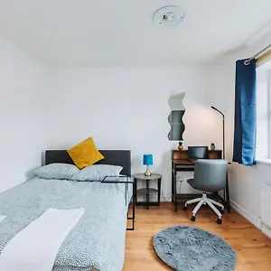  Homestay Double With Private Bathroom, Parking & Wifi